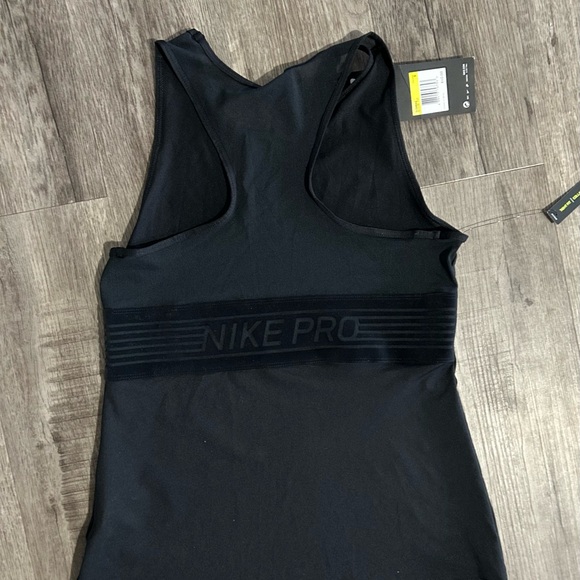 NWT Nike Pro Women’s Racerback Tank size Small - Picture 4 of 4